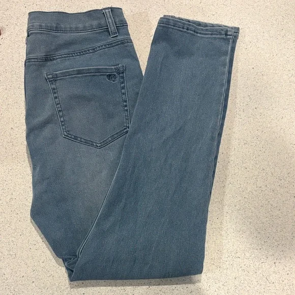 DG2 by Diane Gilman Floral Embroidered Gray Jeans - Picture 4 of 4